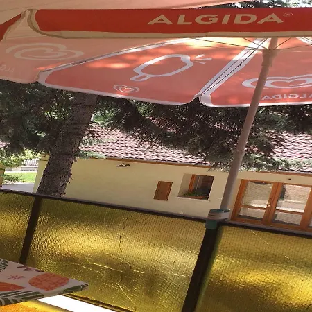Aranypart Plazs Korzo Apartman Alloggio in famiglia *