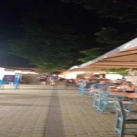 Aranypart Plazs Korzo Apartman *